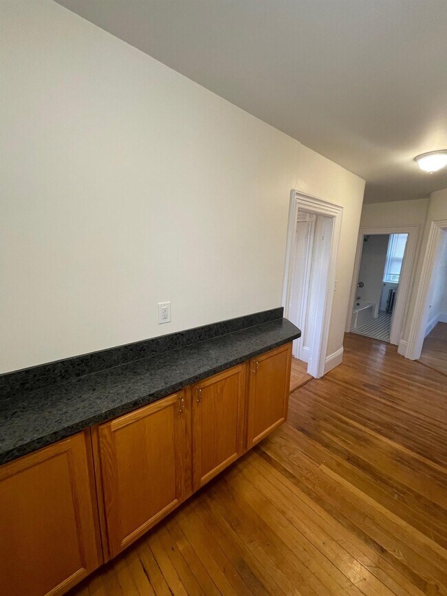 Photo - 9 Moore St Unit 2