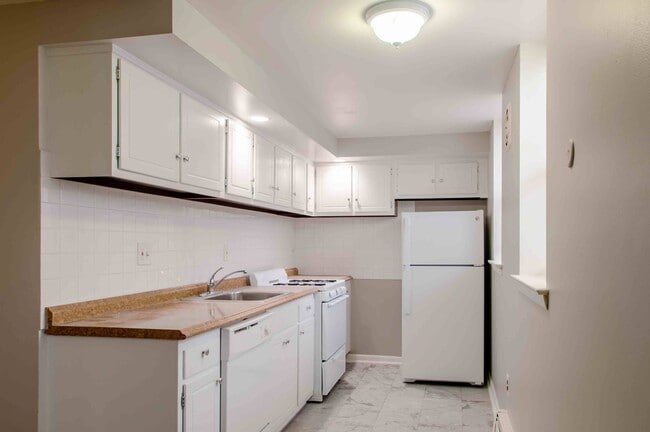 Photo - Oxford Towers