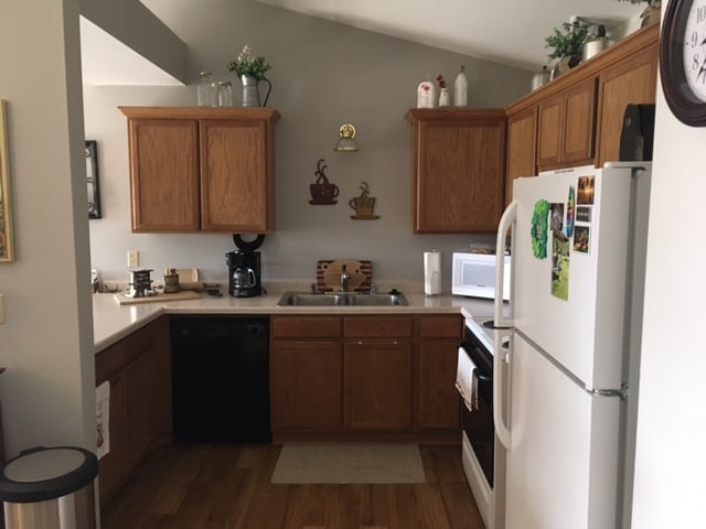 Kitchen - 135 W Oak Leaf Dr Unit 0