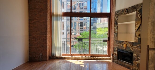 Photo - 360 W Illinois St Unit 205