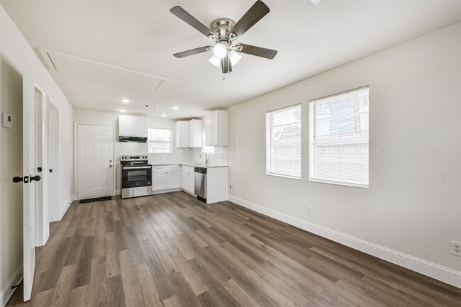 Photo - 102 Avenue D