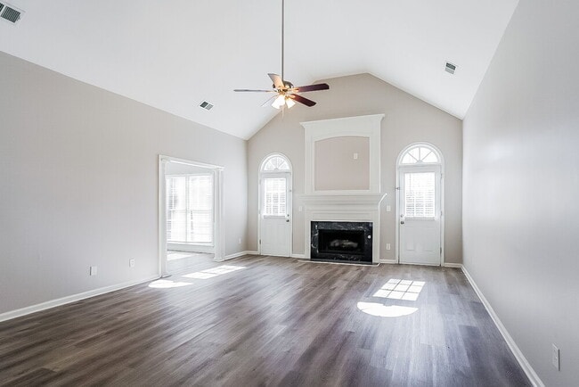 Photo - 5471 Saddle Creek