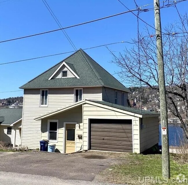 Building Photo - 708 W South Ave Rental