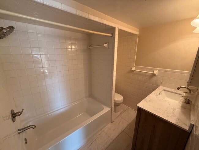 Photo - 1104 Vinewood Ave Unit Left