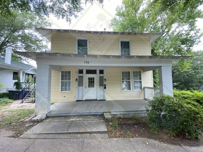 Building Photo - Spacious 6 Bedroom, 3 Bathroom Home Near U...