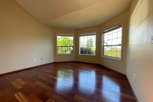 Photo - 18730 SW Marne Ct