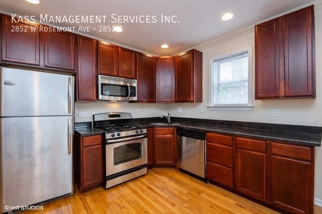 Photo - 2852 W Rosemont Ave Apartamento Unidad 2852-1