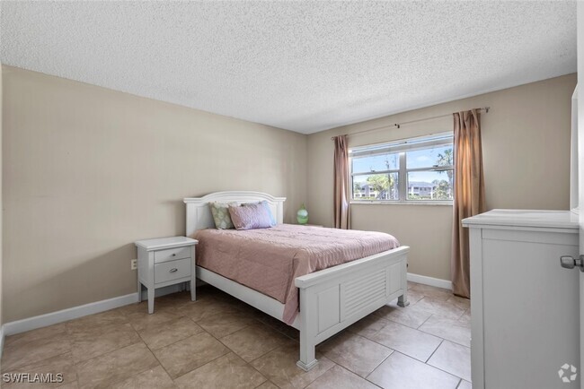 Building Photo - 170 Turtle Lake Ct Unit 109 Rental