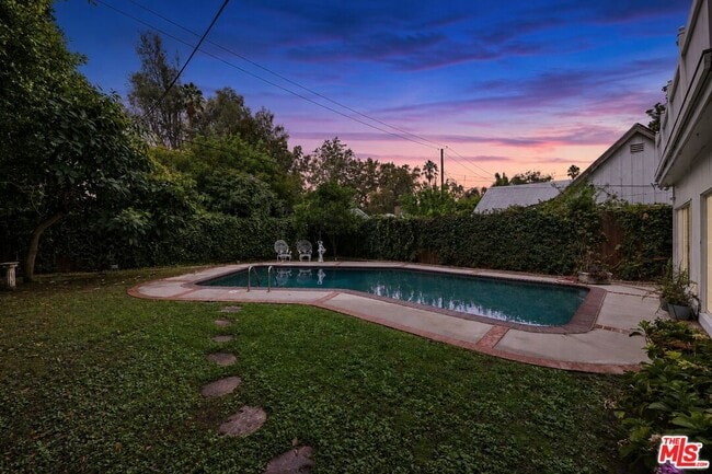 4309 Gentry Ave
