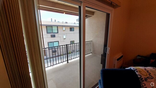 Building Photo - 3583 E N St Unit 7 Rental