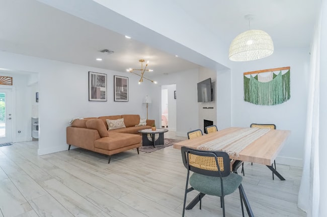 Photo - 1520 NE 16th Ave Unidad Main House