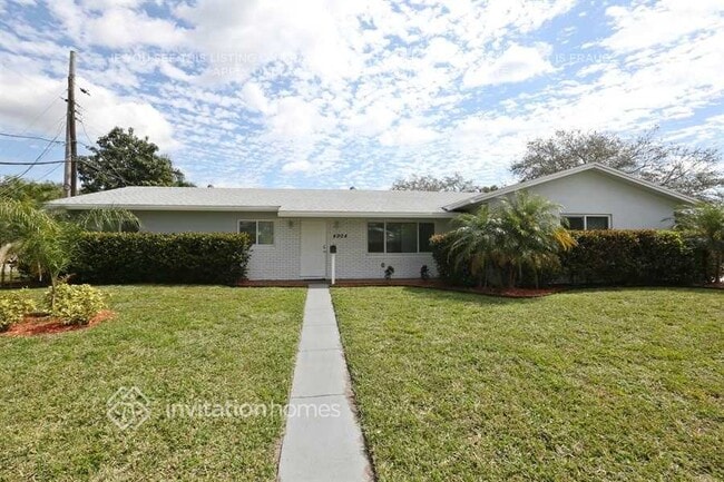 Building Photo - 4904 SW 90th Ave