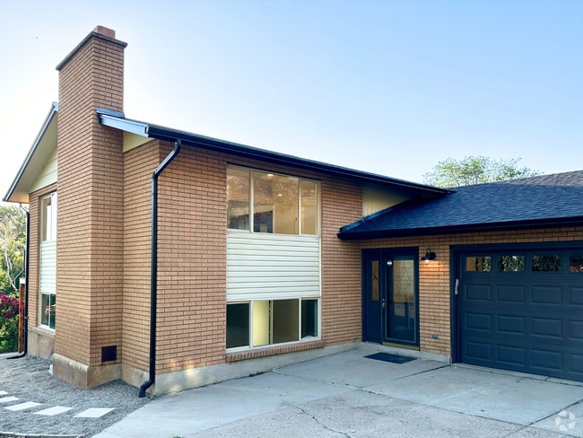 Building Photo - 1740 23rd St Rental