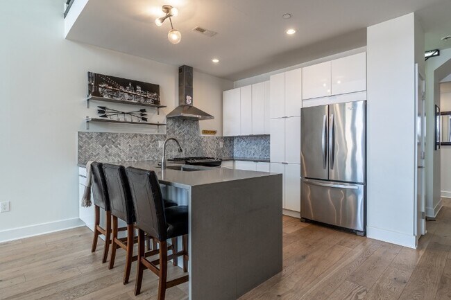 Photo - 807 N 2nd St