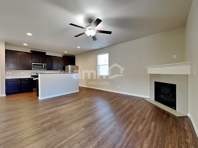 Photo - 306 Holdener Ln N