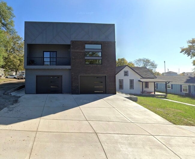 Building Photo - 405 N 6th St Unit 405 N 6th