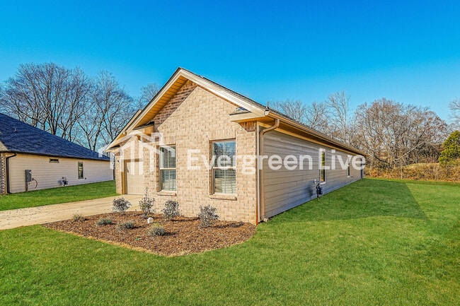 Photo - 301 Pond Spg Dr