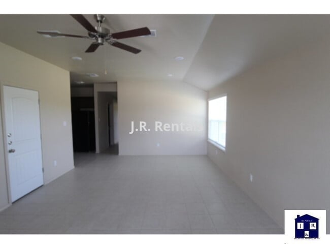 Photo - 1705 Montell St