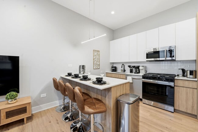 Photo - 6044 N Winthrop Ave Unit ID1377801P