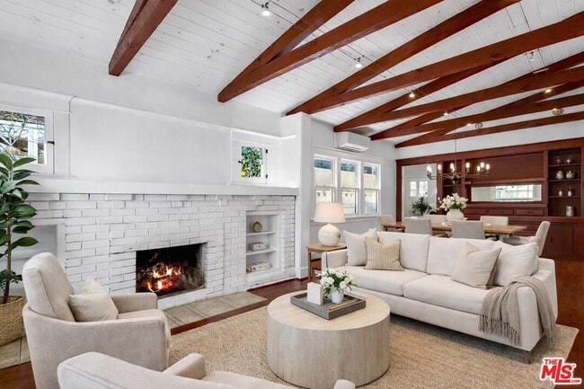 Photo - 915 Palms Blvd