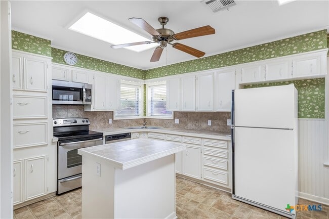 Photo - 608 Rosewood Dr