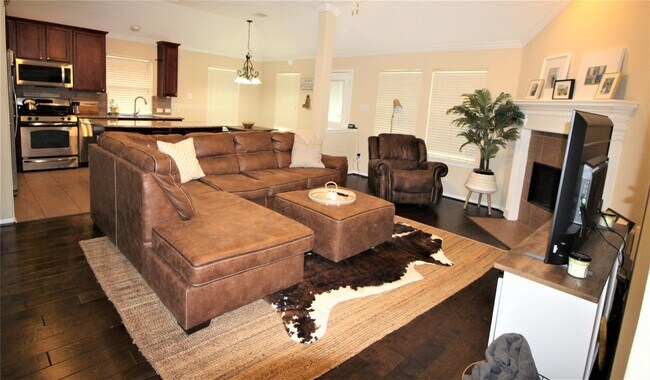 Photo - 2409 Avalon Trace Ln