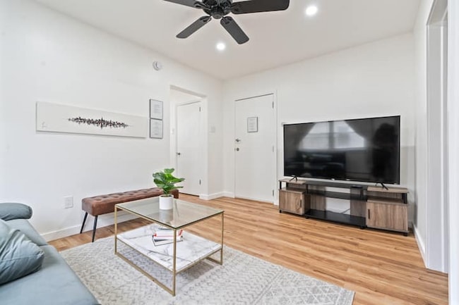 Photo - 1622 Union Turnpike