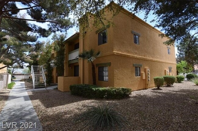 Building Photo - 5130 S Jones Blvd Unit 107