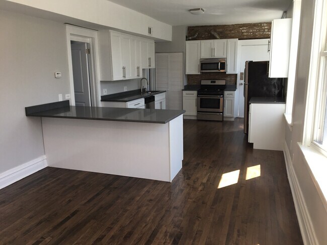 Photo - 901 N Francisco Ave Unit 2R