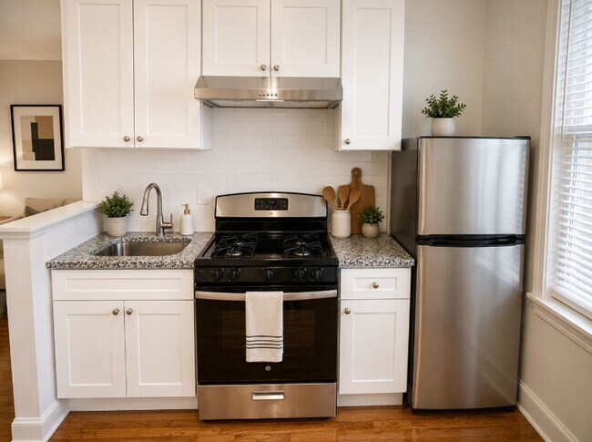 Photo - 1739 W Diamond St Unit 1