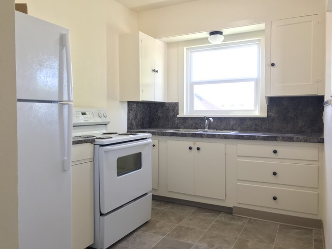 Windsor Apartments - Windsor Apartments