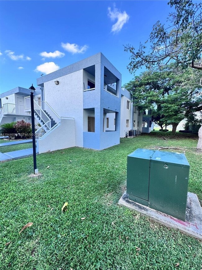 Building Photo - 6225 SW 131st Ct Unit 104