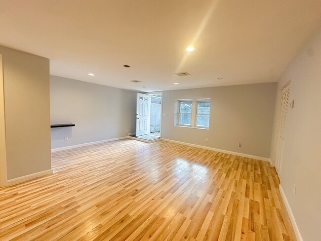 Photo - 3 Devens St Unidad 7 Rental