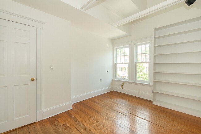 Photo - 124 Lexington Ave Unidad B