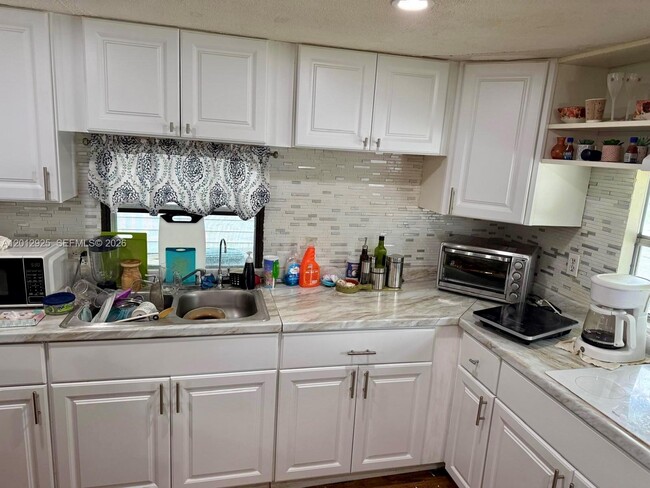Photo - 10909 Merrywood Dr