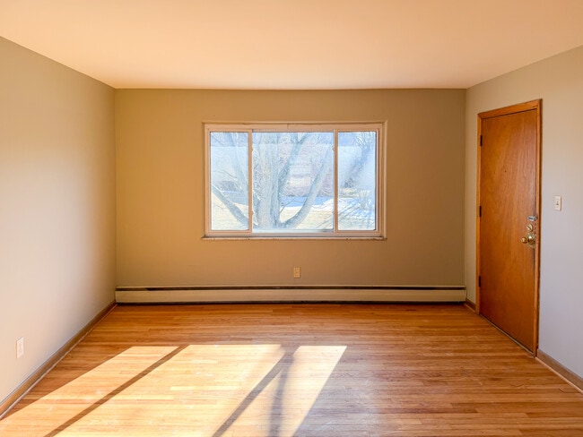 Photo - 5918 Devington Rd