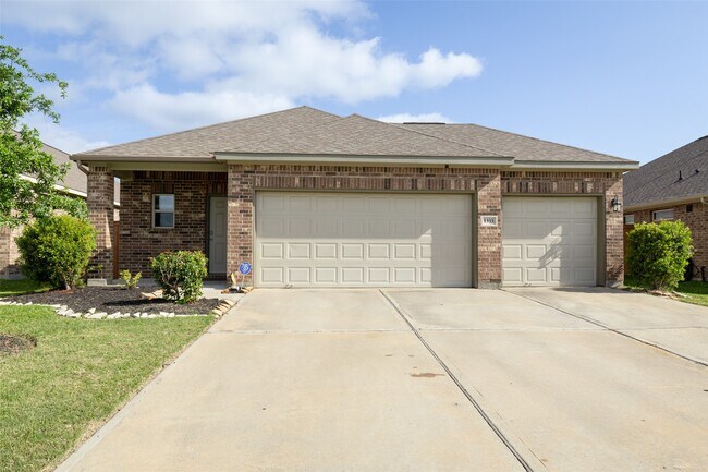 Building Photo - 1333 Red Hills Dr