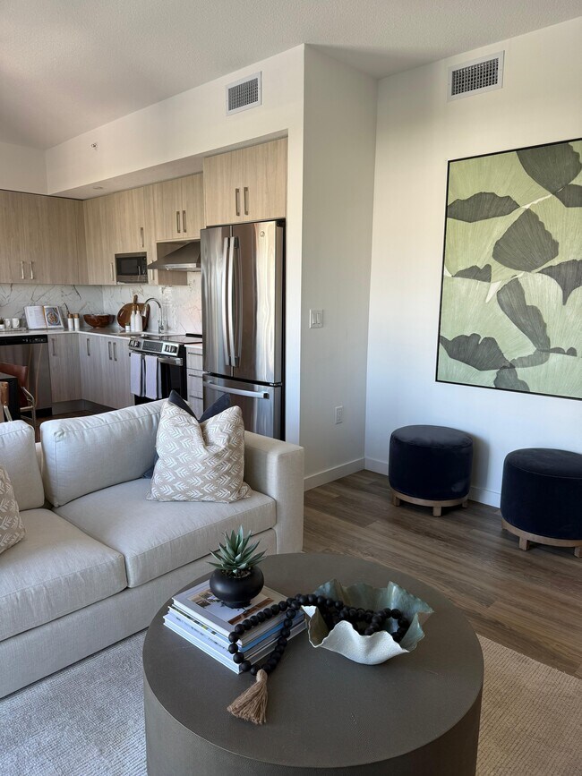 Photo - 676 NW 2nd St Unidad 1122