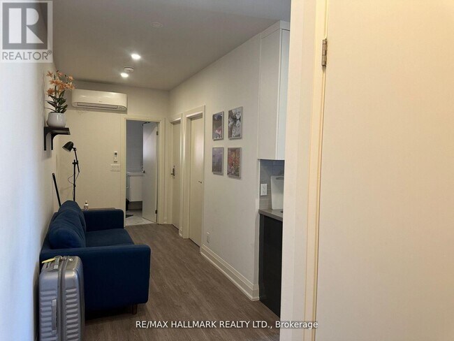 Photo - 595 St Clair Ave W Unit 11