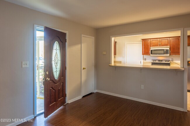 Photo - 1059 Glynlea Rd