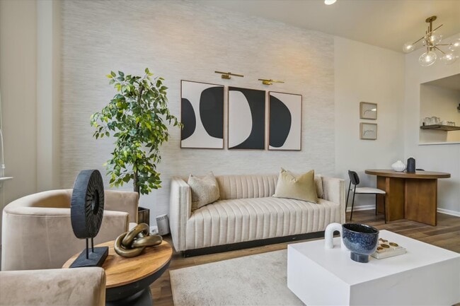 Photo - 1011 Hunter St