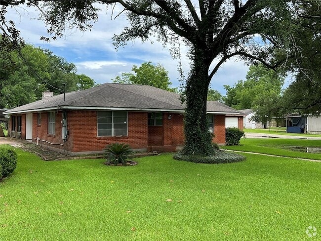 Building Photo - 2603 Goldenrod St Rental