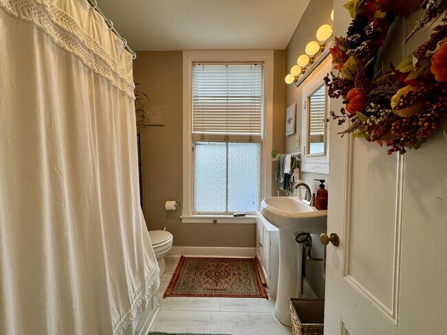 Photo - 87 High St Unidad #1R