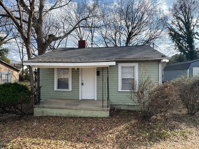 Building Photo - Ready to show!