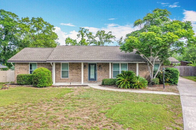 Building Photo - 1971 Sussex Dr N Rental