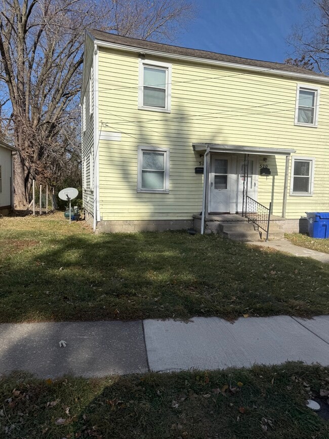 Photo - 518 E Vaile Ave Apartamentos