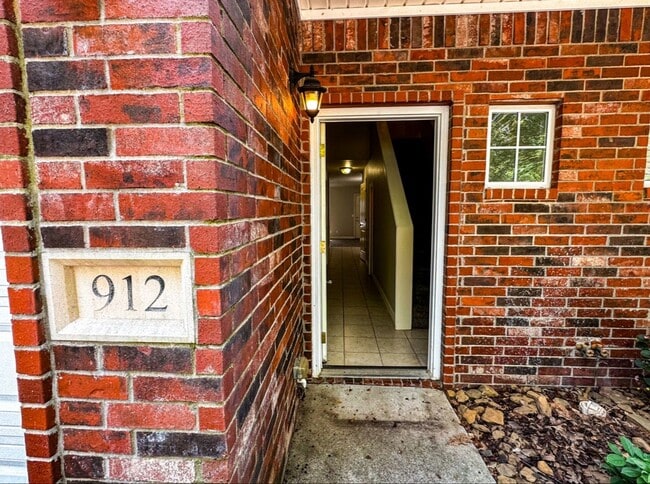 Photo - 912 S Wood Ave