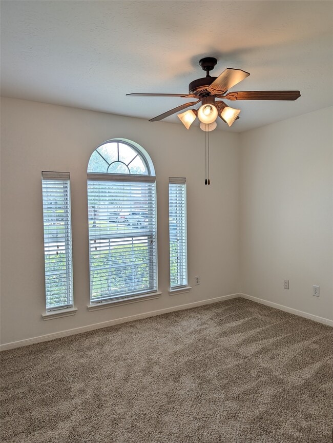 Photo - 5618 Savannah Woods Ln