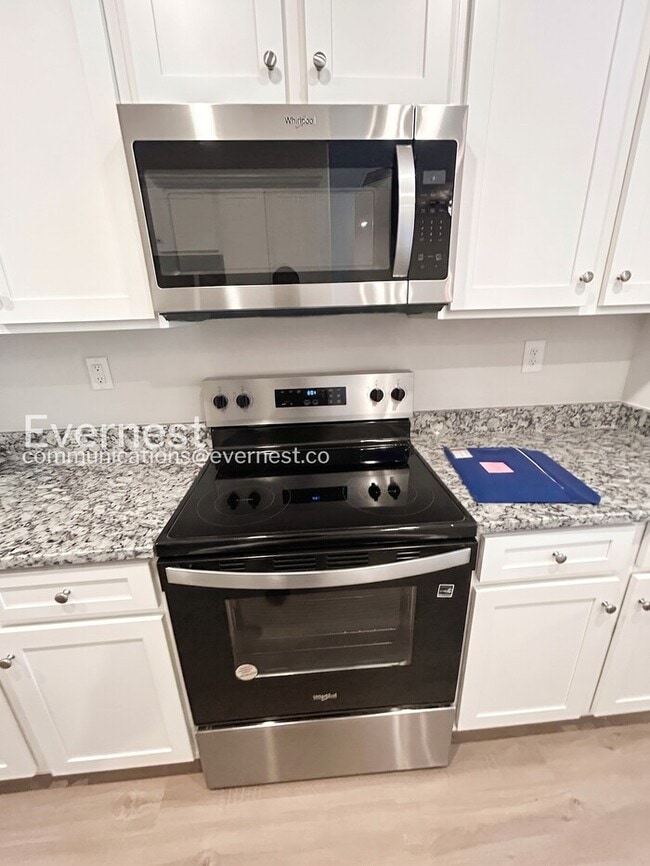 Photo - Charming Home with Garage and Driveway Parking /  3 Bed, 2 Bath / Section 8 Accepted / Available ...