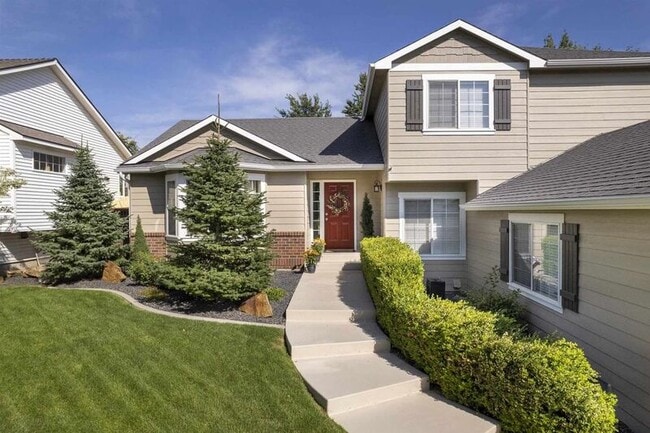 Building Photo - 806 N Knudson St